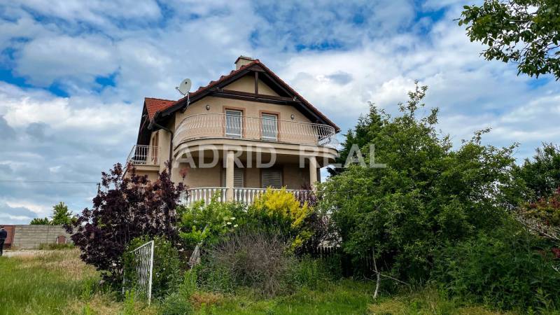 PRIVACY, SECURITY & BENEFICIAL INVESTMENT - FAMILY HOUSE FOR SALE